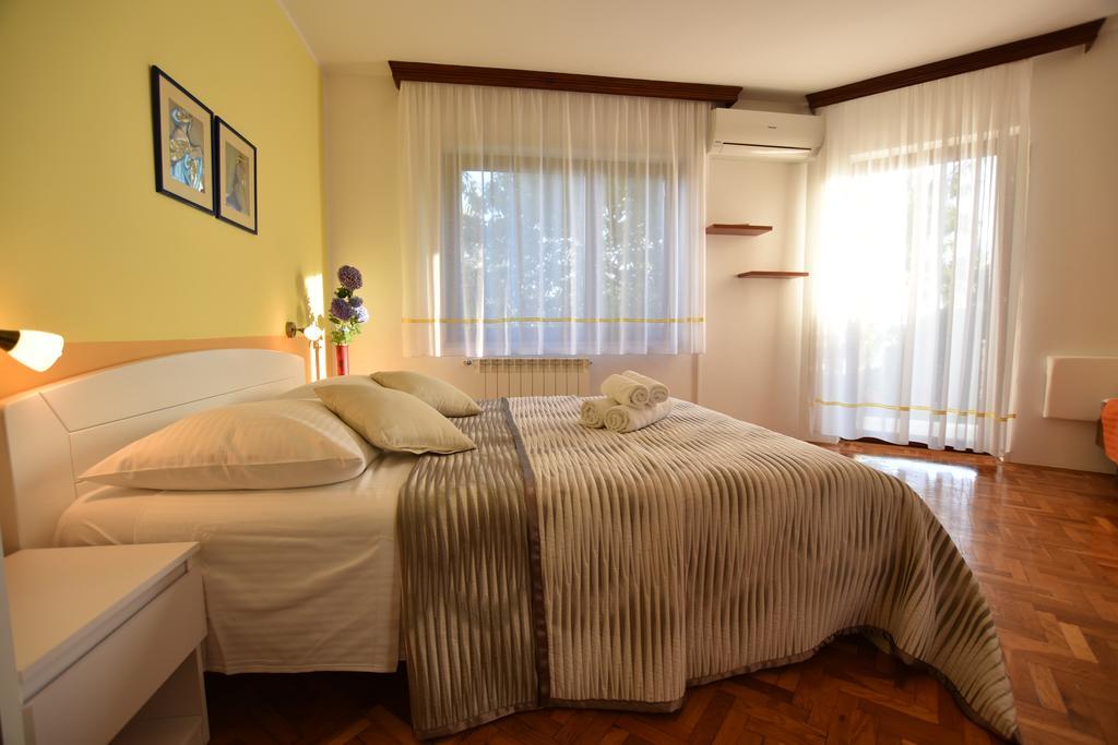 Apartments Nena Пула Екстериор снимка