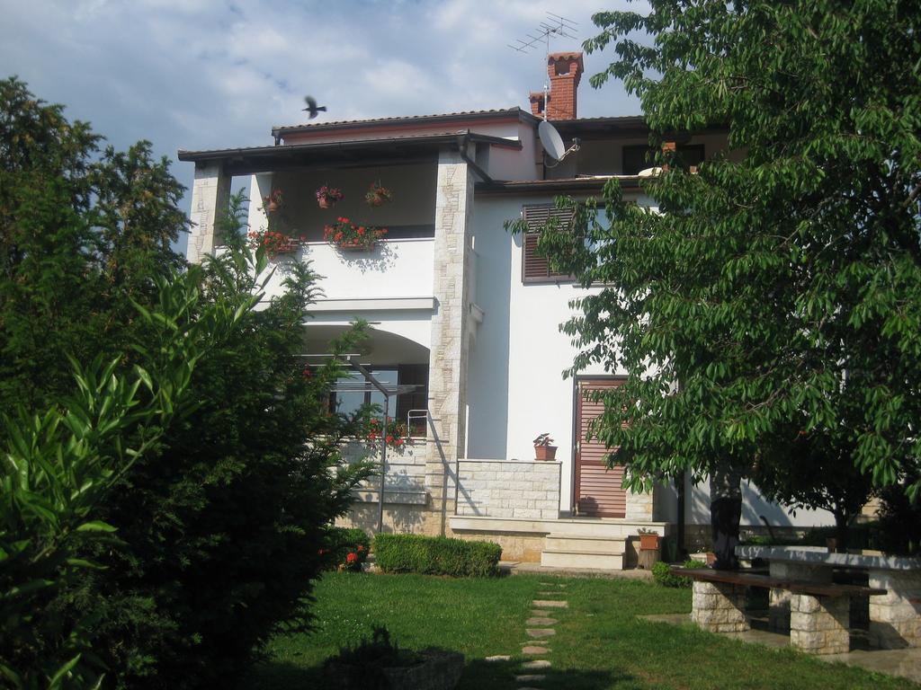 Apartments Nena Пула Екстериор снимка